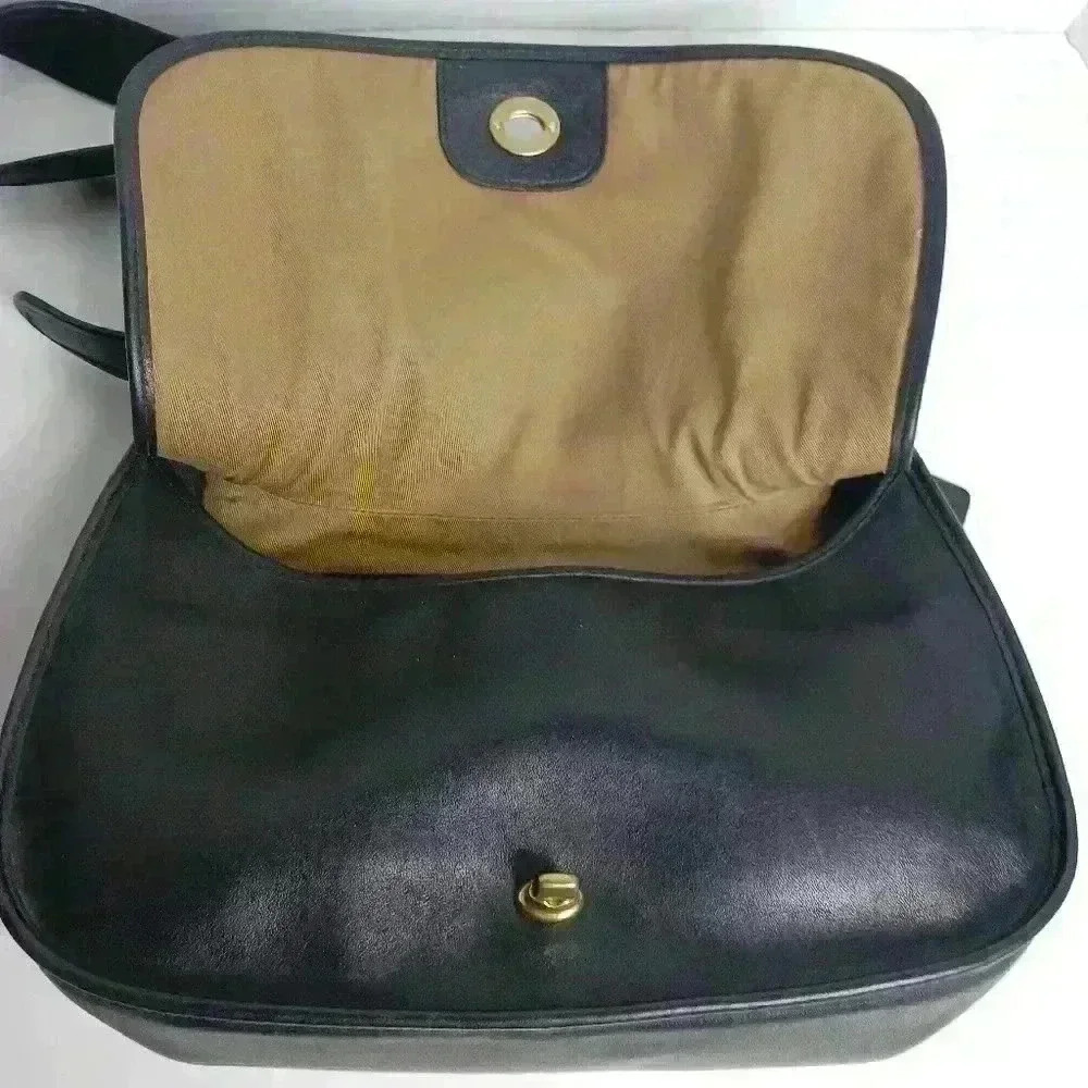 Rare Coach 9338 Legacy Crescent Leather Hobo Shoulder Bag EXCELLENT Condition - Picture 7 of 10